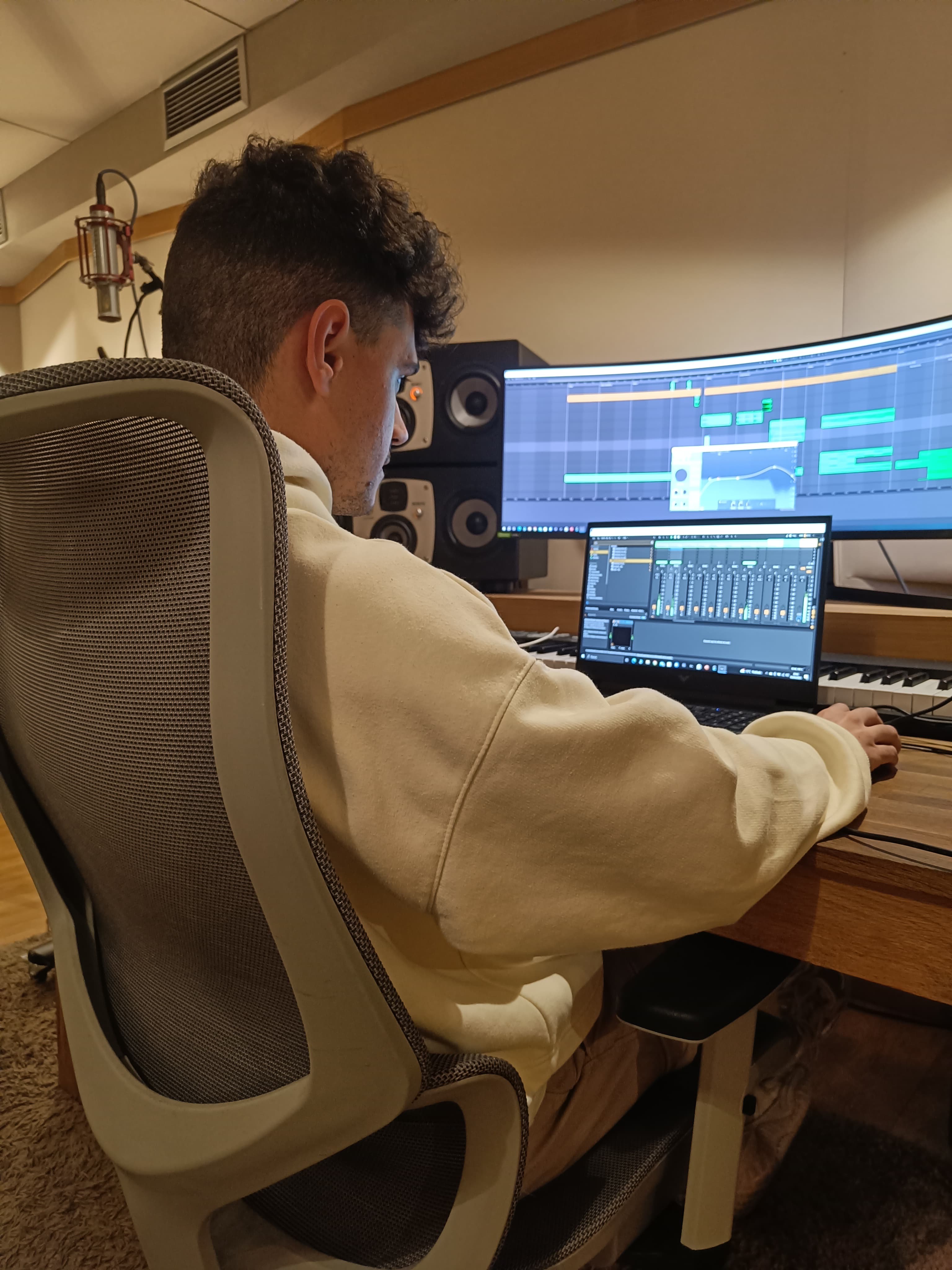 Primer plano de un sintetizador